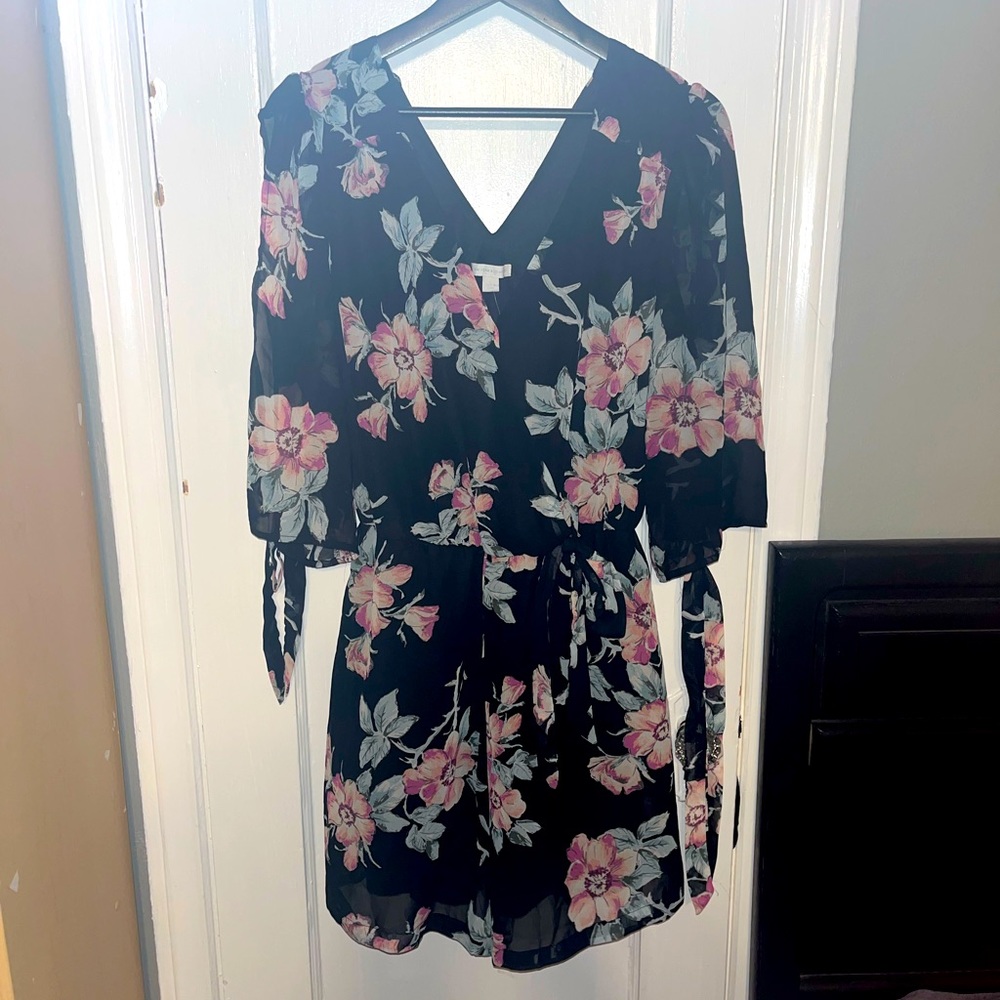 CLOSET CLEAR OUT!🎉 NWT NY&CO Black Floral Romper